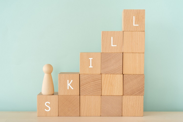 how-linkedin’s-skills-first-approach-keeps-employees’-skills-competitive-&-incre…